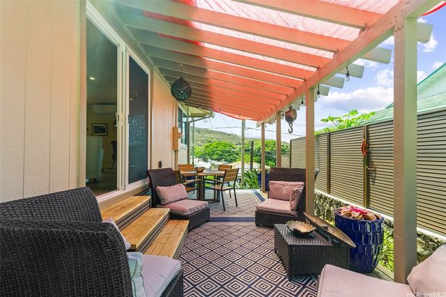 1358 Makaikoa Street, Honolulu, HI 96821
