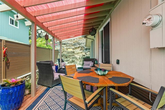 1358 Makaikoa Street, Honolulu, HI 96821