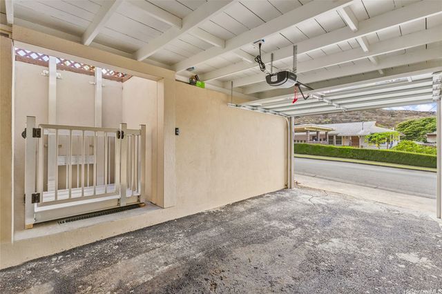 1358 Makaikoa Street, Honolulu, HI 96821