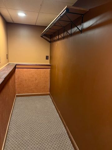 381 Oxford No, Auburn, MA 01501