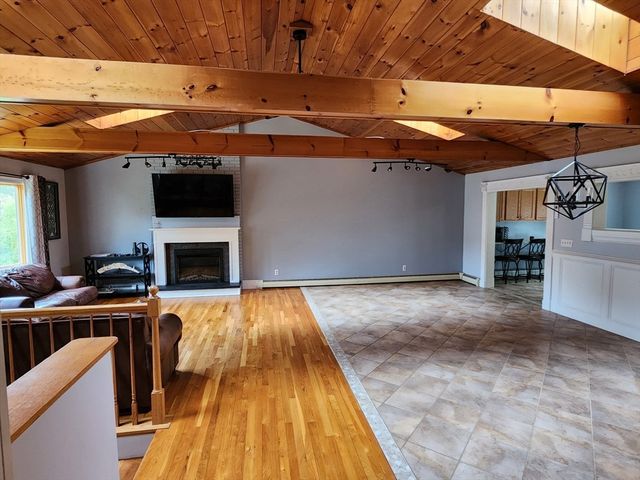 381 Oxford No, Auburn, MA 01501