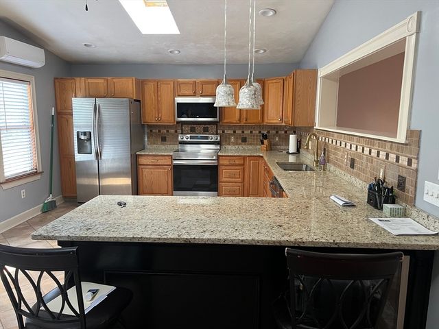 381 Oxford No, Auburn, MA 01501