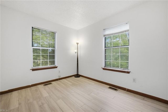 378 Rivers Ridge CIR, Newport News, VA 23608