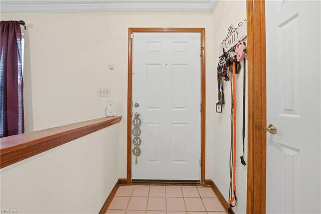378 Rivers Ridge CIR, Newport News, VA 23608