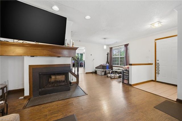 378 Rivers Ridge CIR, Newport News, VA 23608