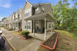 378 Rivers Ridge CIR, Newport News, VA 23608