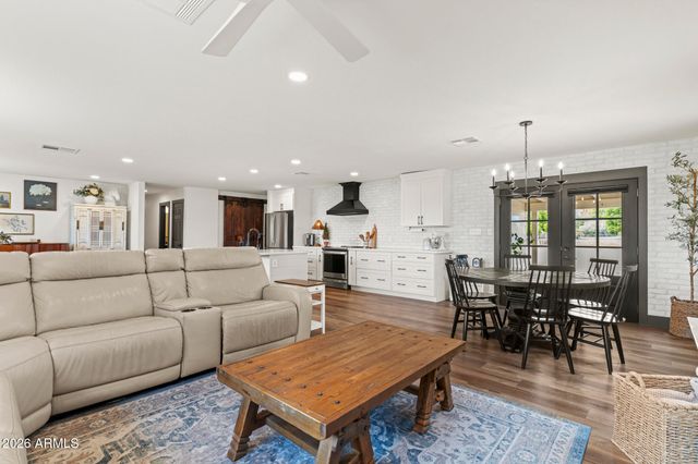 7350 N 185TH Avenue, Waddell, AZ 85355