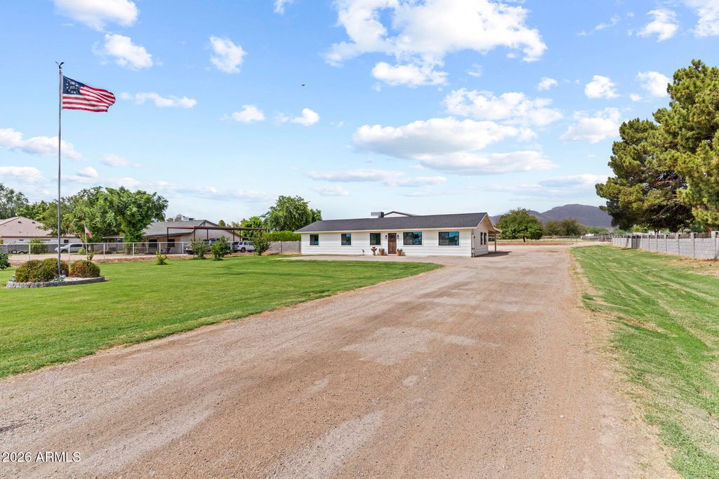 7350 N 185TH Avenue, Waddell, AZ 85355 — photo 4