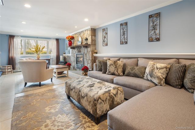 21 Franklin Drive, Mahopac, NY 10541