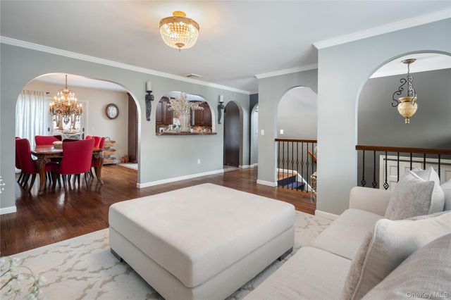 21 Franklin Drive, Mahopac, NY 10541