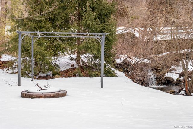 21 Franklin Drive, Mahopac, NY 10541