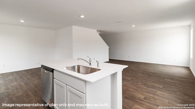 5902 Cosmic Crisp, San Antonio, TX 78252