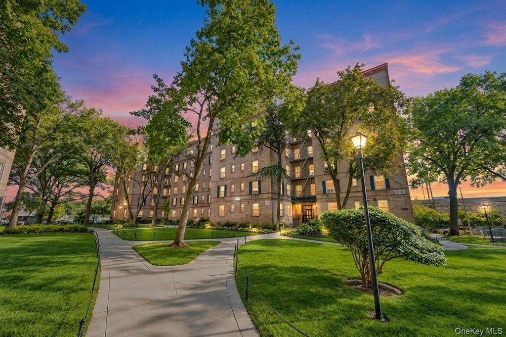 51-42 30th Avenue 4J, Woodside, NY 11377 — exterior