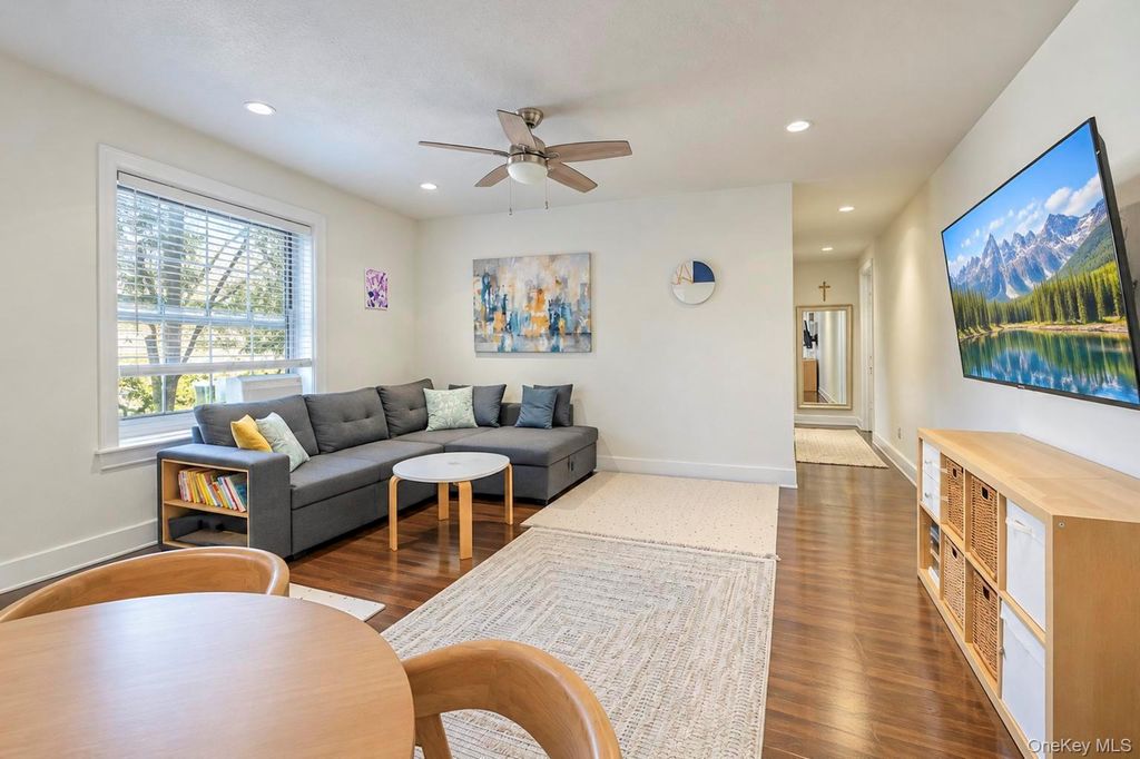 51-42 30th Avenue 4J, Woodside, NY 11377 — photo 2