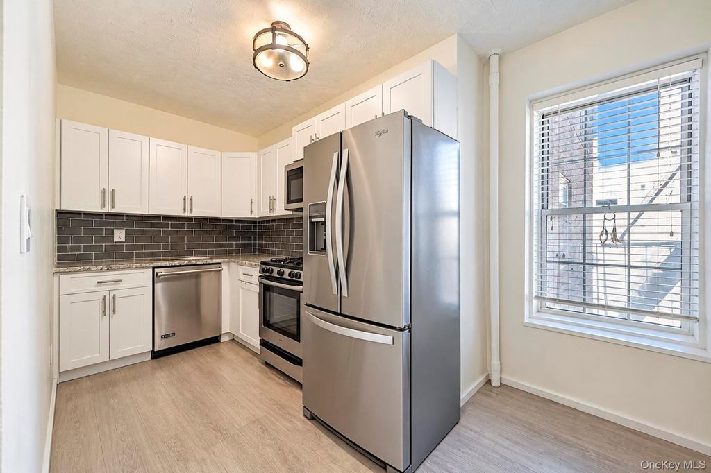 51-42 30th Avenue 4J, Woodside, NY 11377 — photo 4