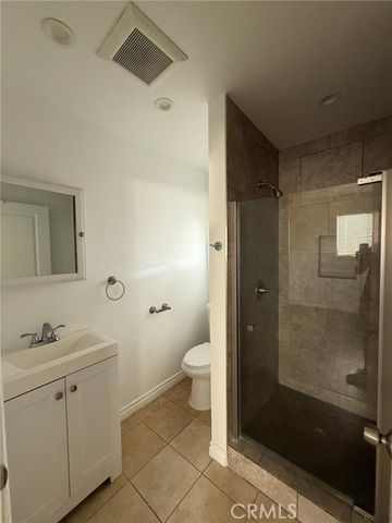 7053 Lindley, Reseda (los Angeles), CA 91335