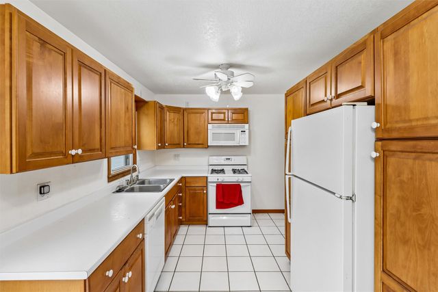 600 Ridge Road, Carlisle, IA 50047