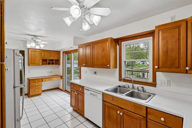 600 Ridge Road, Carlisle, IA 50047