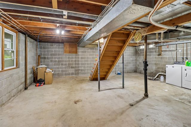 600 Ridge Road, Carlisle, IA 50047