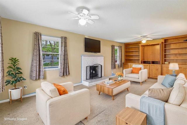 600 Ridge Road, Carlisle, IA 50047