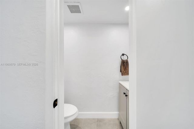 6900 N Kendall Dr A303, Pinecrest, FL 33156