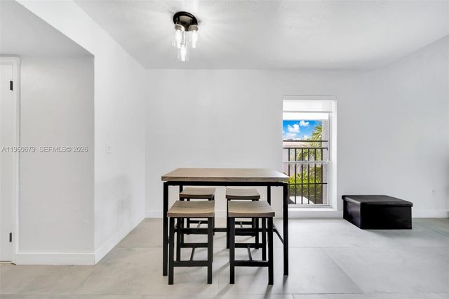 6900 N Kendall Dr A303, Pinecrest, FL 33156