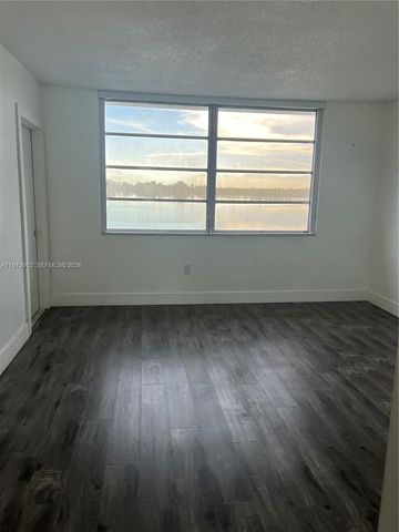 18601 NE 14th Avenue 411, Miami, FL 33179