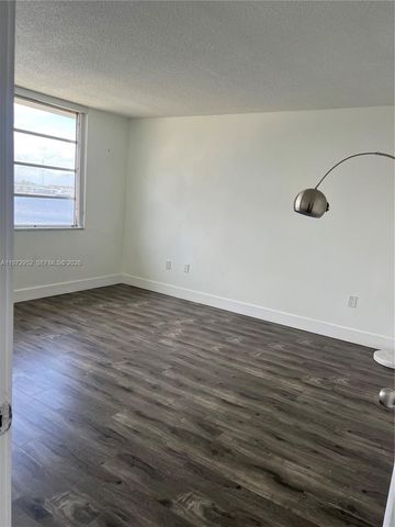 18601 NE 14th Avenue 411, Miami, FL 33179