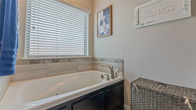 507 W Laurel Avenue, Rogers, AR 72758