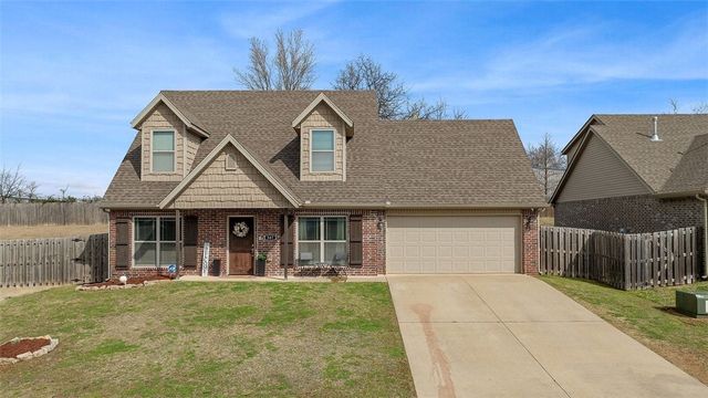 507 W Laurel Avenue, Rogers, AR 72758