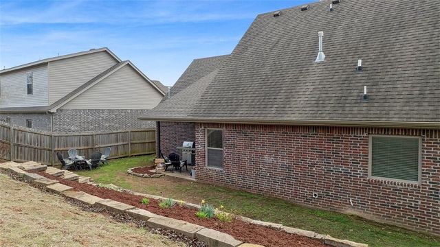 507 W Laurel Avenue, Rogers, AR 72758