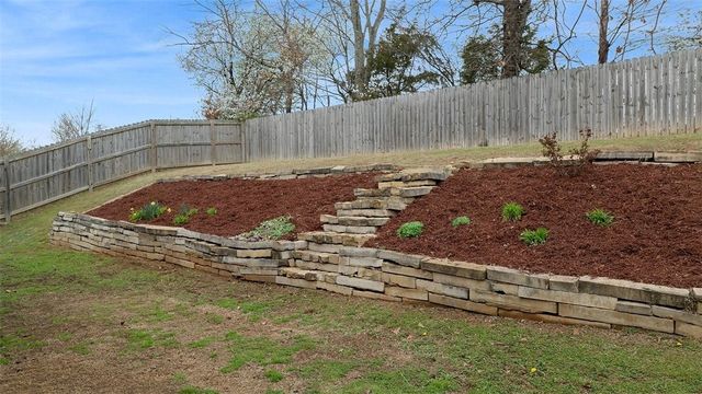 507 W Laurel Avenue, Rogers, AR 72758