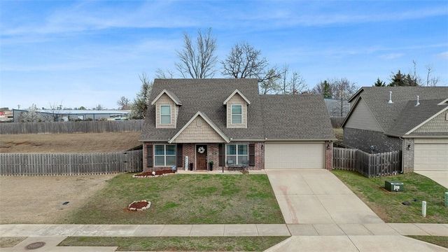507 W Laurel Avenue, Rogers, AR 72758