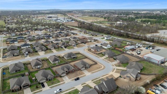 507 W Laurel Avenue, Rogers, AR 72758