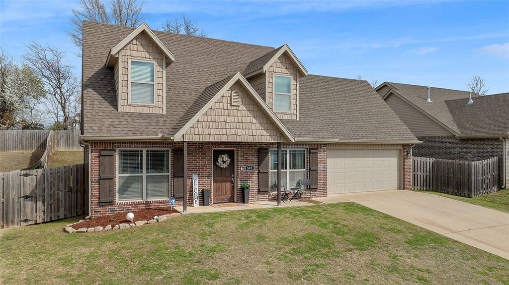 507 W Laurel Avenue, Rogers, AR 72758