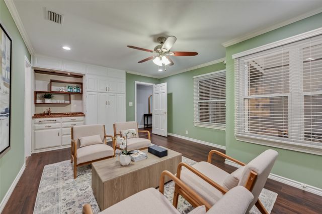 435 W Northgate Drive, Irving, TX 75062