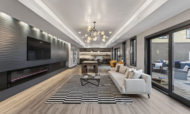656 Saratoga 204, Boston, MA 02128