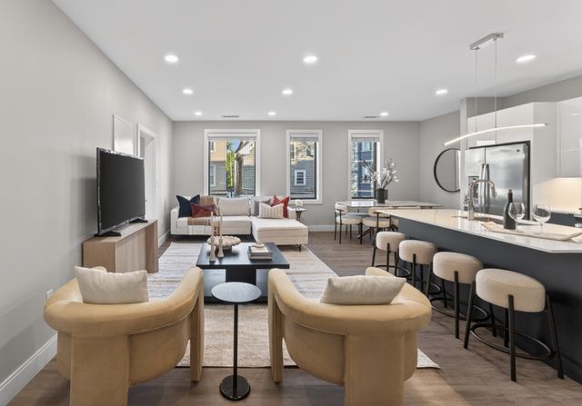 656 Saratoga 204, Boston, MA 02128