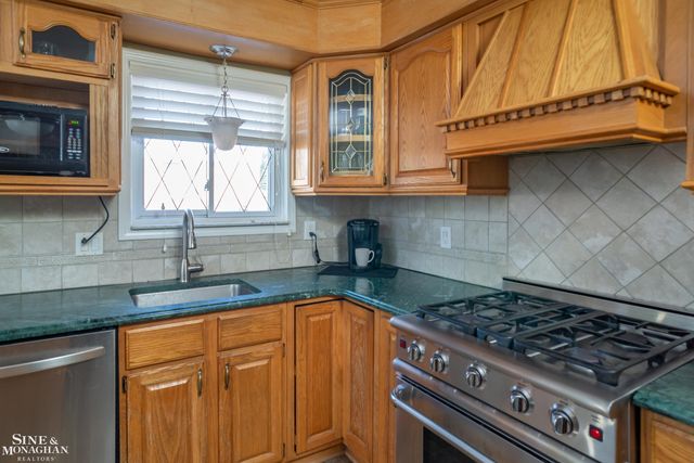 22501 Euclid Street, St Clair Shores, MI 48082