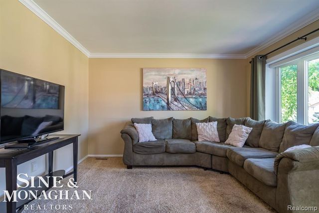 22501 Euclid Street, St Clair Shores, MI 48082