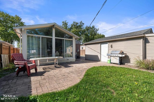 22501 Euclid Street, St Clair Shores, MI 48082