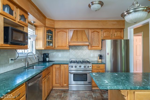 22501 Euclid Street, St Clair Shores, MI 48082