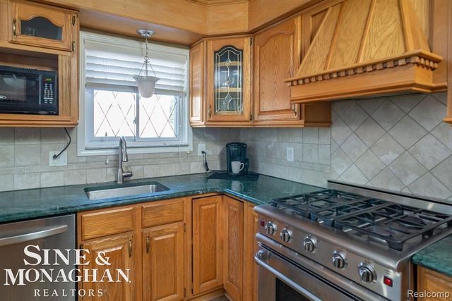22501 Euclid Street, St Clair Shores, MI 48082