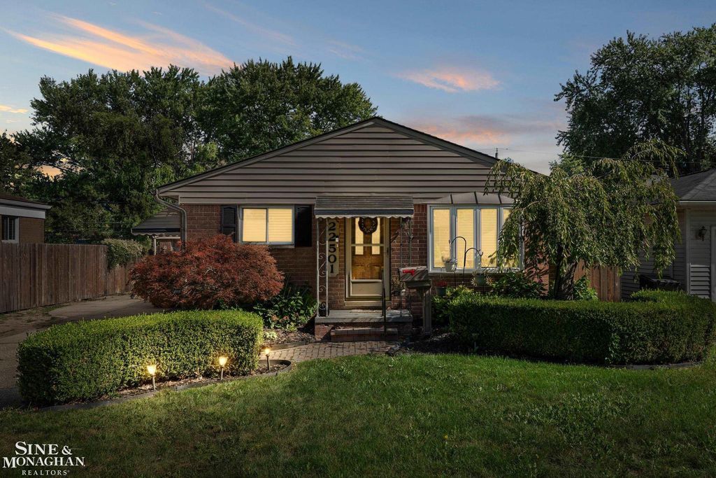 22501 Euclid Street, St Clair Shores, MI 48082