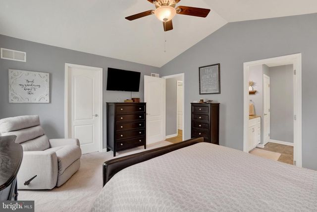 593 HARVEST DR, York, PA 17404