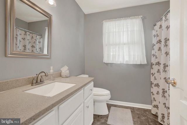 593 HARVEST DR, York, PA 17404