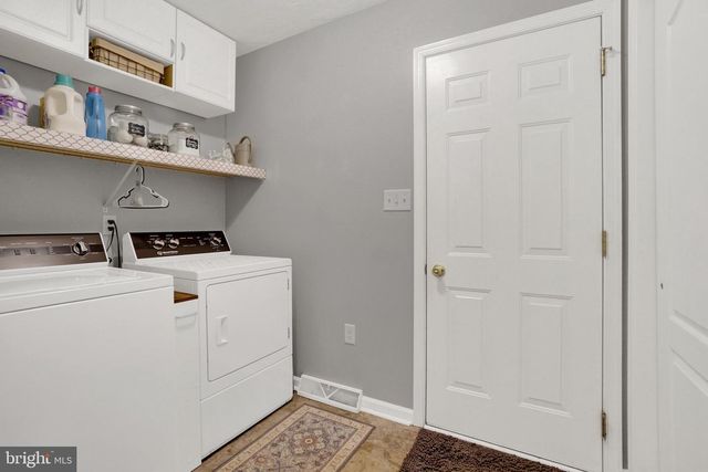 593 HARVEST DR, York, PA 17404