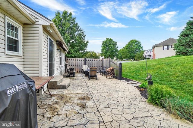 593 HARVEST DR, York, PA 17404