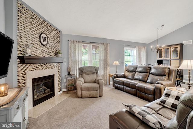 593 HARVEST DR, York, PA 17404