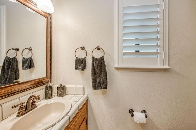40782 Village Pass Lane, Shaver Lake, CA 93664
